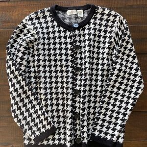 Classic Elements Monochrome Houndstooth Sweater- Classic Elements- size large